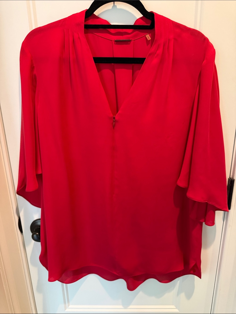 Elie Tahari- silk Red V-Neck Flutter Sleeve Women’s Top